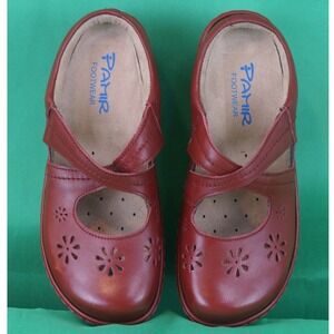 Pamir Footwear Womens 6.5M Burgundy Leather Floral Cutout Mary Jane Clogs SF2001